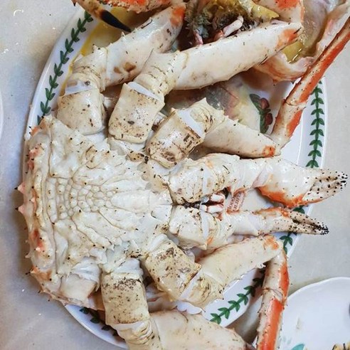 입에서 녹아드는 살아가는 활 킹크랩으로 최고의 맛과 가성비를 경험하세요.