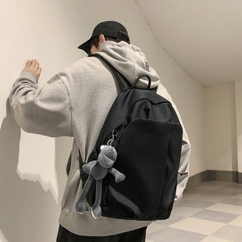 가볍고 넉넉한, 당신의 여행과 일상을 책임질 완벽한 백팩