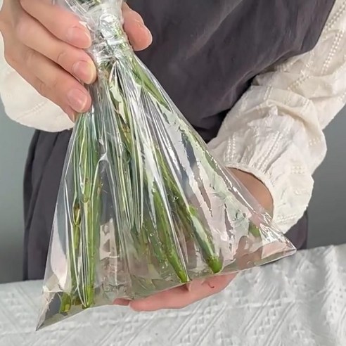 꽃다발물주머니 생화 꽃다발 보관 꽃 비닐봉투 필름 꽃선물보관 물봉투 화훼장식기능사 꽃꽂이, 25X30cm 100장