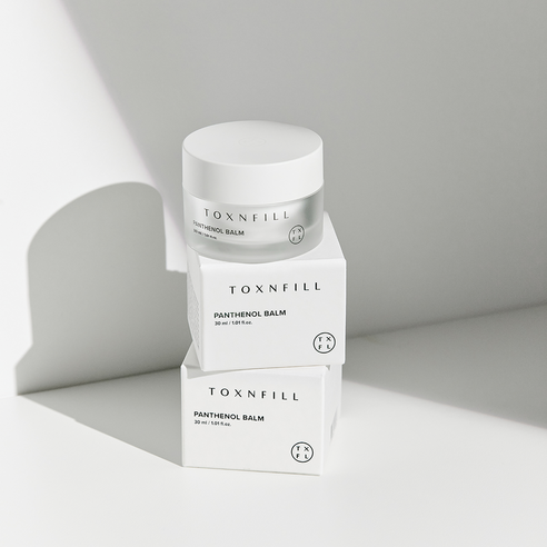 건조하고 민감한 피부의 수분을 보충하고 보호하는 톡스앤필 판테놀 밤