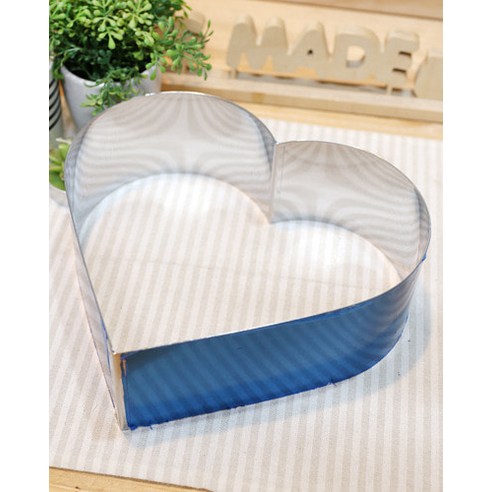 사랑을 담은 디저트, 70하트무스틀 3호로 완성하는 감동의 순간 하트티라미수