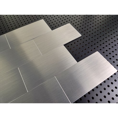 포인트월 알루미늄 메탈 접착식 타일: 현대적이고 편리한 벽면 솔루션