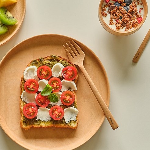 미니멀 디자인과 실용성을 겸비한 친환경 디저트 포크