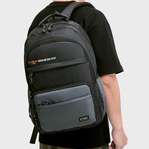 실용성과 스타일을 모두 갖춘 스노우피크 밀리터리 백팩