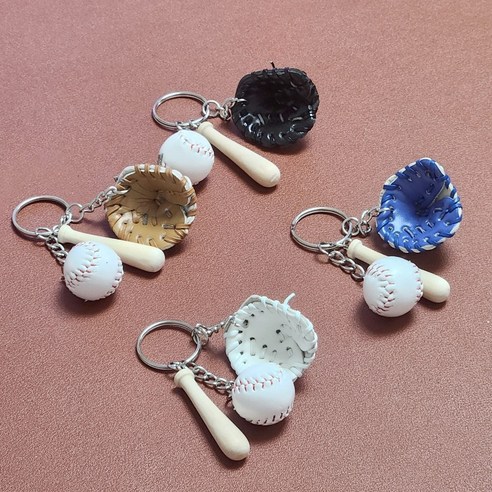 "오늘의 승리를 기념하며! 우리 팀만의 특별한 키링, 어때요?" 야구키링