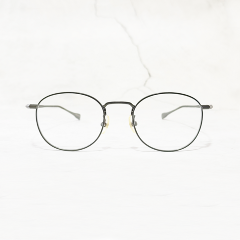 섬세한 장인의 손길로 완성된, 일상을 더욱 특별하게 만들어줄 999.9 포나인즈 S-145T 6 카키블랙 안경