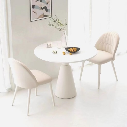 좁은 공간, 넓은 행복! 우리집에 딱 맞는 원형 테이블 찾기 원형식탁