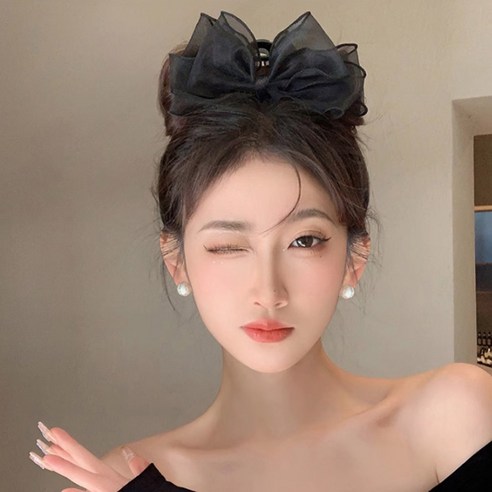 왕족적인 우아함과 편안함의 조화를 선사하는 주디앤 포인트 왕리본 집게핀