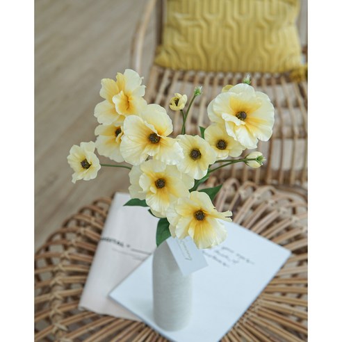 자연의 아름다움을 가정에 더하는 카망 버터플라이 라넌 조화 실크플라워