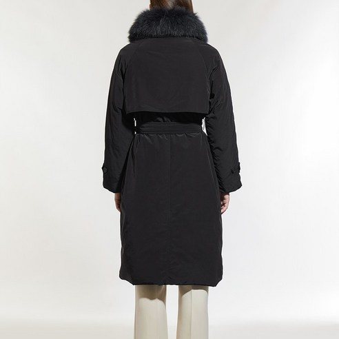 할인율 56%로 매우 저렴한 가격에 구매 가능한 쉬즈미스 폭스퍼 벨티드 구스다운 점퍼 SSGJPM42510