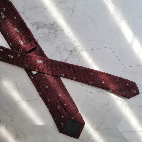 당신의 스타일을 완성하는 섬세한 터치, 커스텀멜로우 슬림넥타이