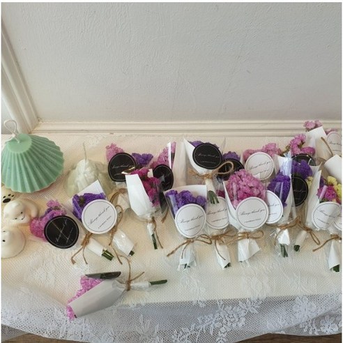 답례품과 단체행사를 위한 당일발송 스타치스 미니꽃다발