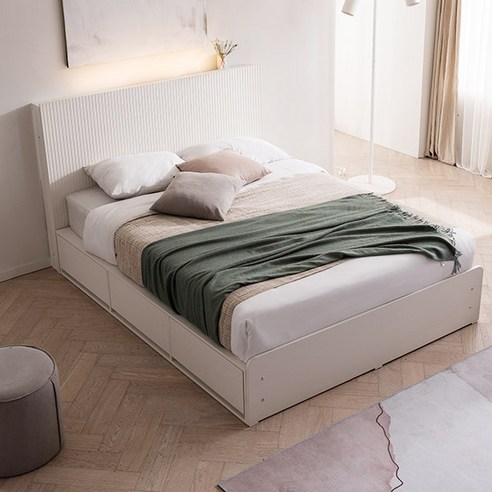 편안한 수면과 세련된 분위기를 위한 [삼익가구]디메이 LED 아트월 수납 호텔 침대