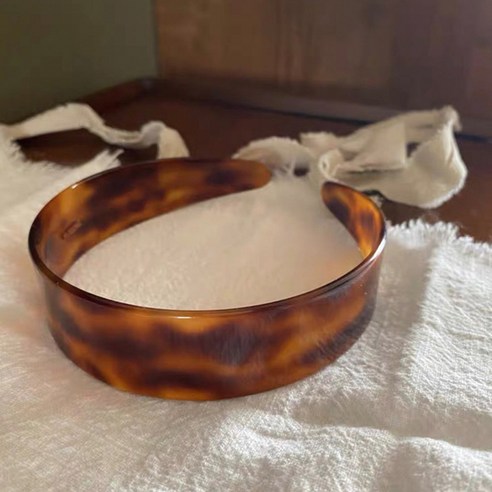 매혹적인 레오파드 패턴, 세나 셀룰로오스 와이드 헤어밴드로 완성하는 개성 넘치는 스타일 호피머리띠