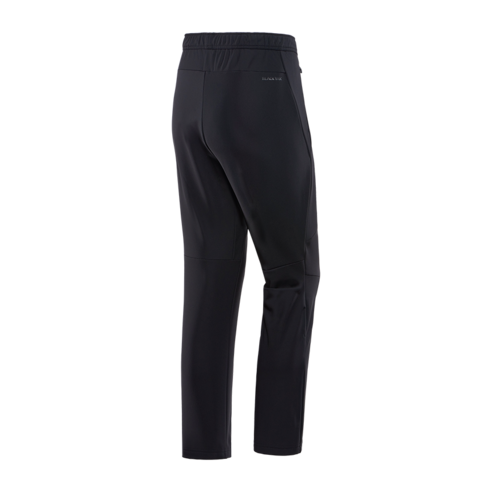 편안한 착용감과 스타일리시한 디자인으로 남성들의 쇼핑 리스트에 추가해야 할 아이템