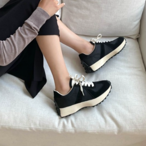 여성을 위한 세련되고 편안한 천연소가죽 키높이 운동화 스니커즈