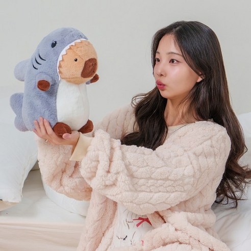 말랑마쥬 귀여움주의 애착인형 동물 캐릭터 카피바라 베어 선물 쿠션 바디필로우, 샤크바라