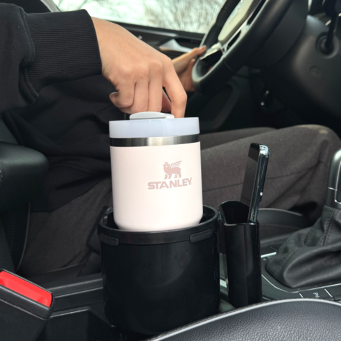 차량의 편리함을 극대화하는 만능 거치대