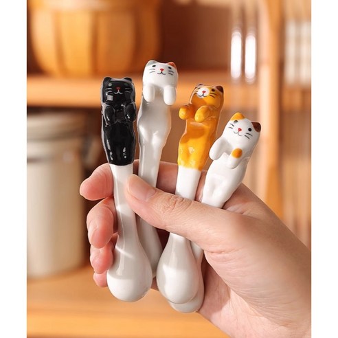 사랑스러운 고양이 발자국이 당신의 티타임을 더욱 특별하게