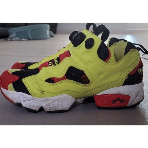 발 묶인 답답함은 이제 그만! 리복 퓨리로 스타일과 자유를 동시에!