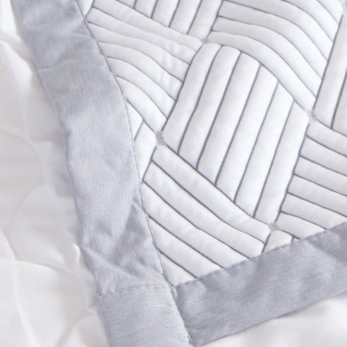 듀라론 쿨매트로 시원한 여름밤, 숙면을 선물하세요.