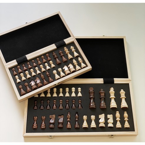 접이식 고급원목 자석 체스 게임: 전략적 재미를 위한 최고의 동반자