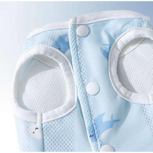 여름의 뜨거움을 이겨내는 강아지 쿨조끼