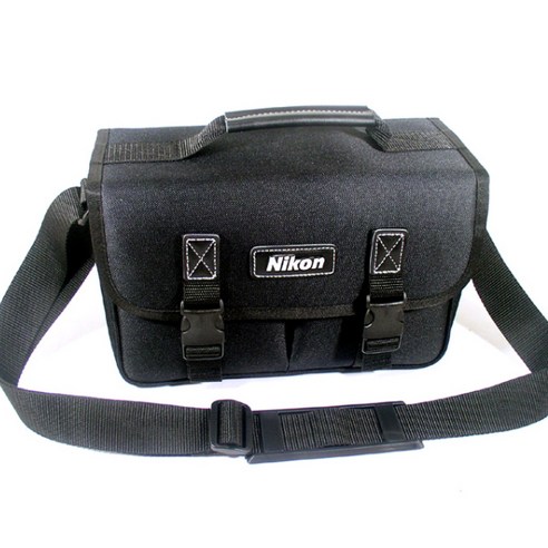Nikon 로고 호합품 중형 숄더 백은 Nikon 카메라와 기타 기기를 보호하는 데 이상적입니다.
