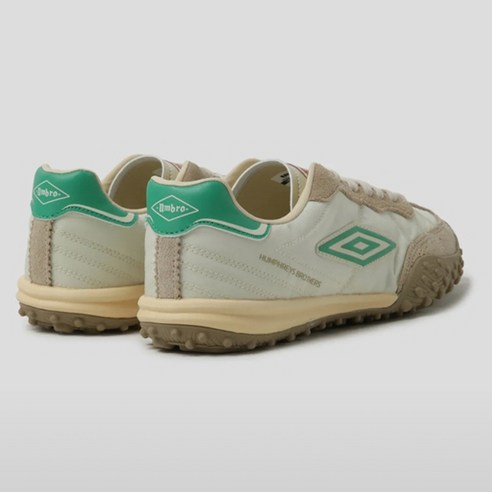 편안함과 스타일을 동시에 잡는 엄브로 퍼스트 조거, 당신의 발을 위한 선택