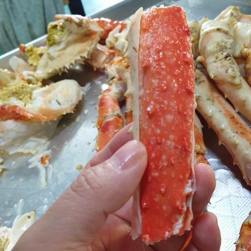 입에서 녹아드는 살아가는 활 킹크랩으로 최고의 맛과 가성비를 경험하세요.