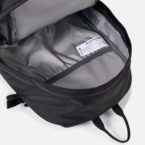 모험에 필수적인 내구성 있고 방수성 컬럼비아 등산 가방