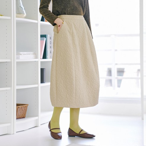 전통과 현대의 매력이 조화로운 [돌실나이] 항아리 치마