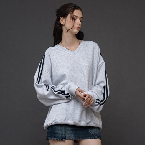 쿠마르 베이직 트랙 우먼 브이넥 맨투맨, 사계절 활용 만점!