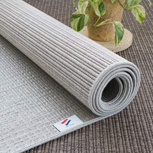 모던함과 실용성을 겸비한 고급 사이잘룩 러그