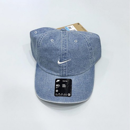 데님으로 완성하는 편안하고 스타일리시한 개성