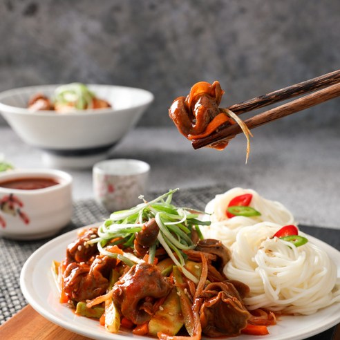 아이엠소스 골뱅이소스: 식탁에 풍미를 더하는 만능 양념 국수