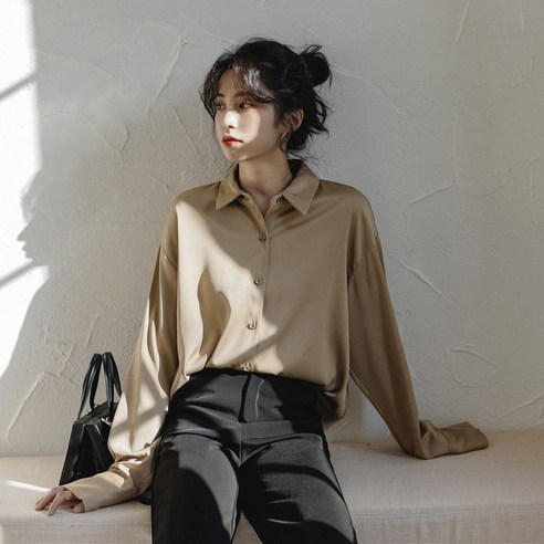 SU 가을 중간 길이 새로운 화이트 셔츠 여성 디자인 감각 작은 바다 기질 모든 경기 셔츠 여성 외부 착용