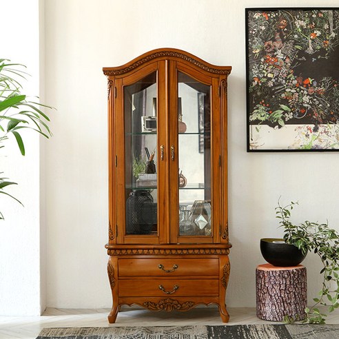 시간을 초월하는 아름다움, 제우스 엔틱 원목 거실장 세트로 완성하는 품격 있는 공간