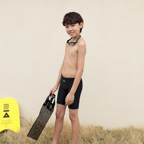안전하고 편안한 수영 경험을 위한 필수 키트