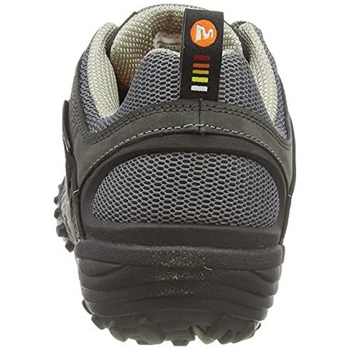 트레킹 활동에서 탁월한 보호와 그립을 제공하는 Merrell Intercept 신발