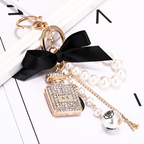 반짝이는 아름다움을 담은 작은 보물, 라일리 큐빅 향수병 키홀더 키링