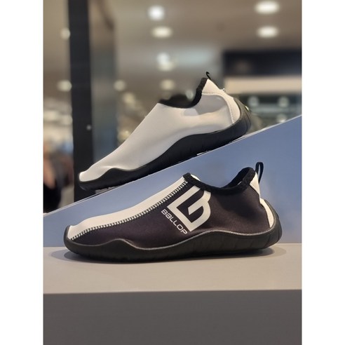 아이들의 안전과 편안함을 책임지는 완벽한 여름 물놀이 필수템