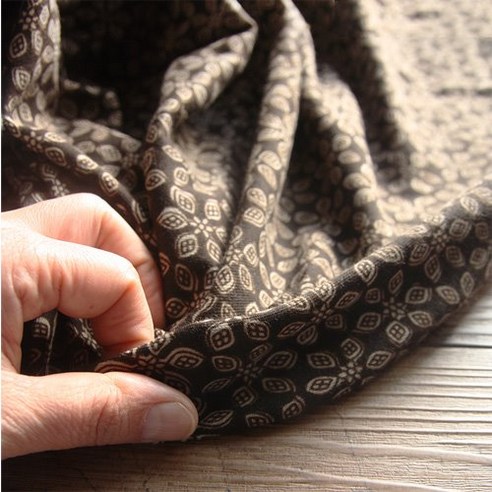 "고급스러움은 그대로, 부담은 줄이고! 피치1000 브라운 원단, 이런 분들께 딱입니다." 명품원단