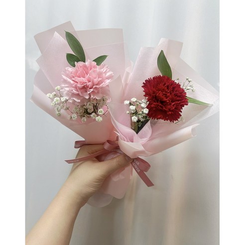 감사의 마음을 전하는 카네이션 꽃다발