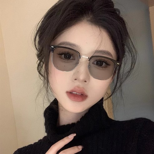 스타일과 눈 건강을 동시에! DZX 변색 블루라이트 차단 안경