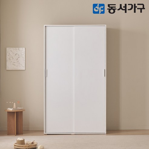 공간 효율성과 심미성을 모두 잡은 동서가구 뉴라임 빅 1200 슬라이딩 옷장!