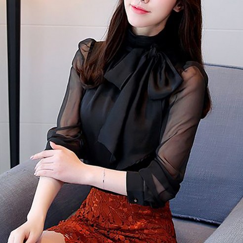 우아한 가을 패션을 완성하는 슬림소녀 여성 블라우스