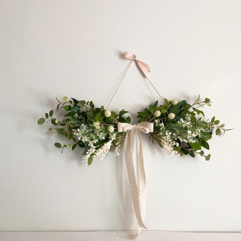 특별한 날, 잊지 못할 순간을 선물하세요: 하나가핀 화이트 미모사 갈란드 활용법 하나가핀