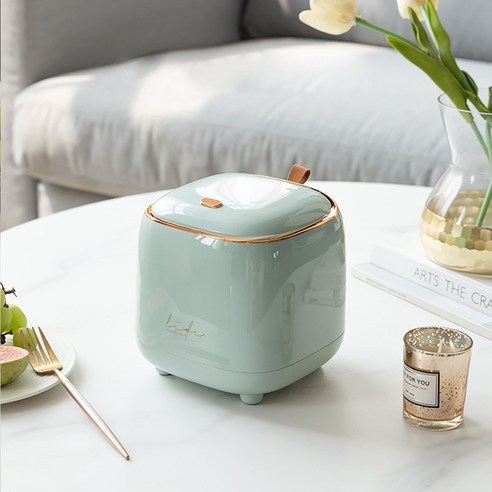 책상 위의 쓰레기를 위생적이고 편리하게 처리하는 정화 원터치 미니 휴지통