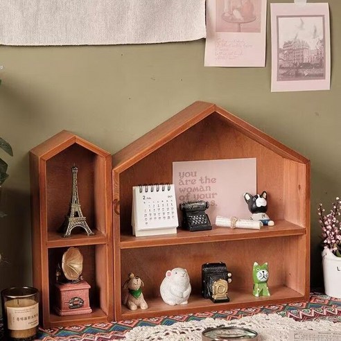 동심을 담은 집모양 원목 선반으로 완성하는 빈티지 인테리어